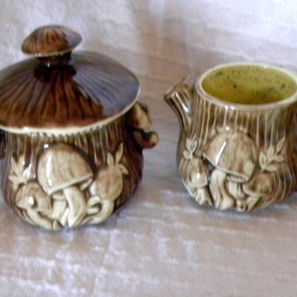 Retro 1960's 3 Pc Coffee Pot w/ Creamer Sugar Bowl - Picture 5 of 5